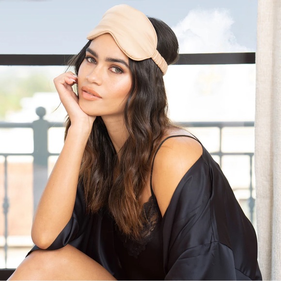 NWT Skin Worldwide Silk Sleep Mask - Picture 5 of 5